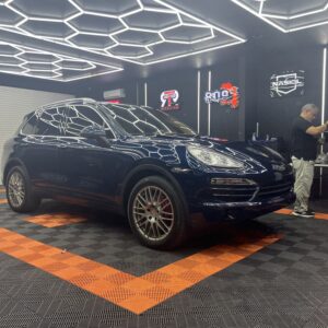 Alternative view of PORSCHE CAYENNE 2013